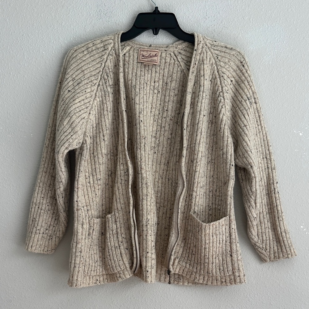 Women’s wool rich thick sweater medium